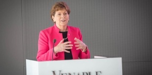 Sen. Jeanne Shaheen speaks at diaTribe's Time in Range Coalition panel event in Washington, D.C.